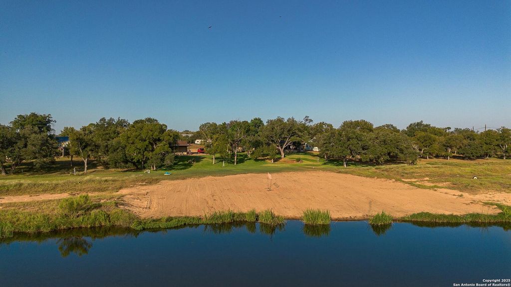 Photo of 136 Lakeshore, Horseshoe Bay, TX 78657 (MLS # 1906710)