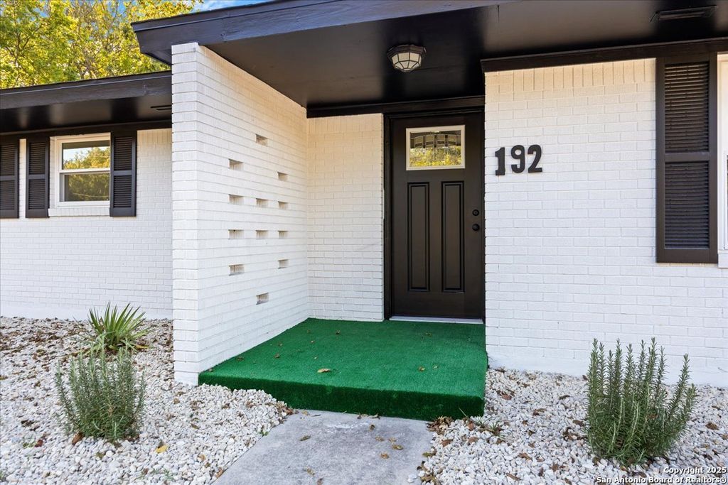 Photo of 192 Oriole, New Braunfels, TX 78130 (MLS # 1921701)