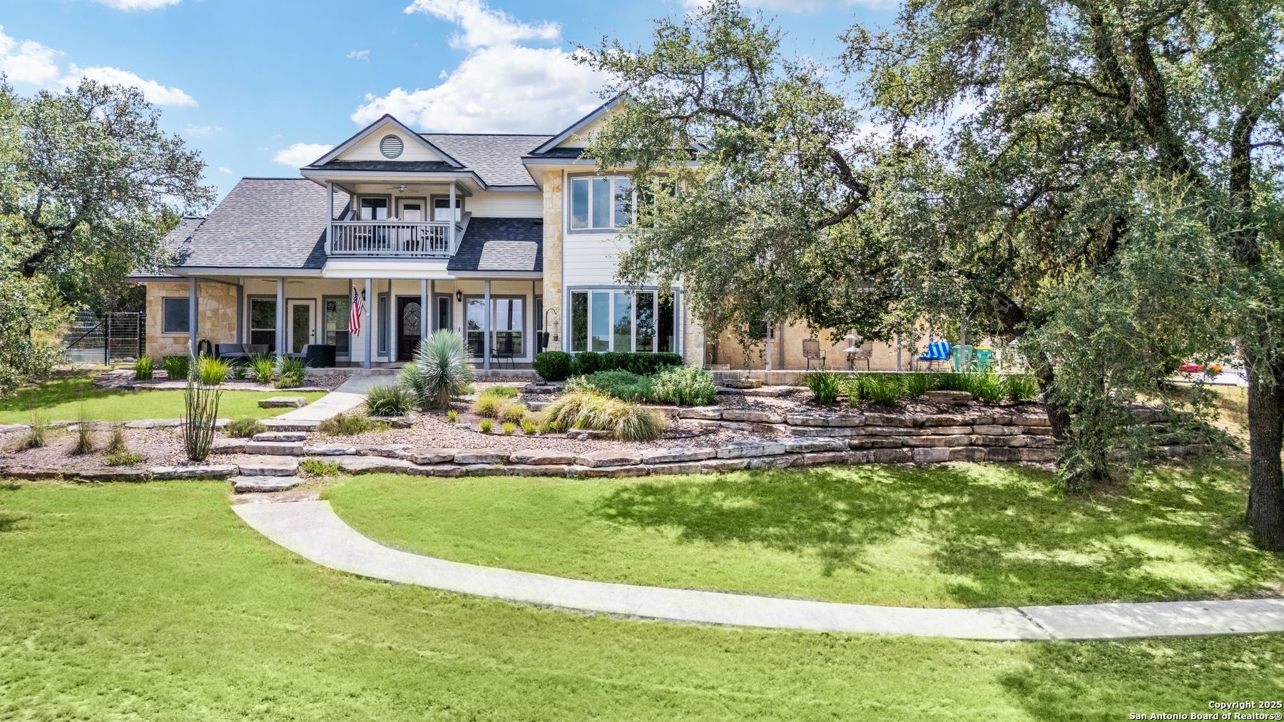 148 Lake Front Dr