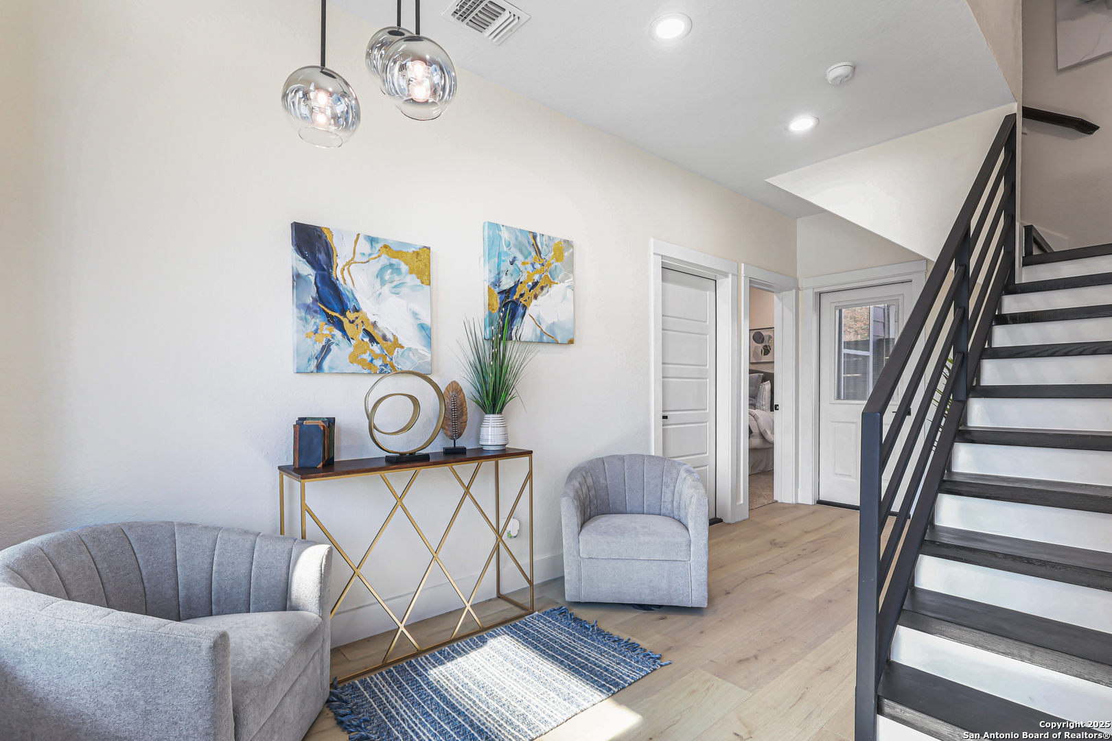 1019 S Hackberry Unit 101