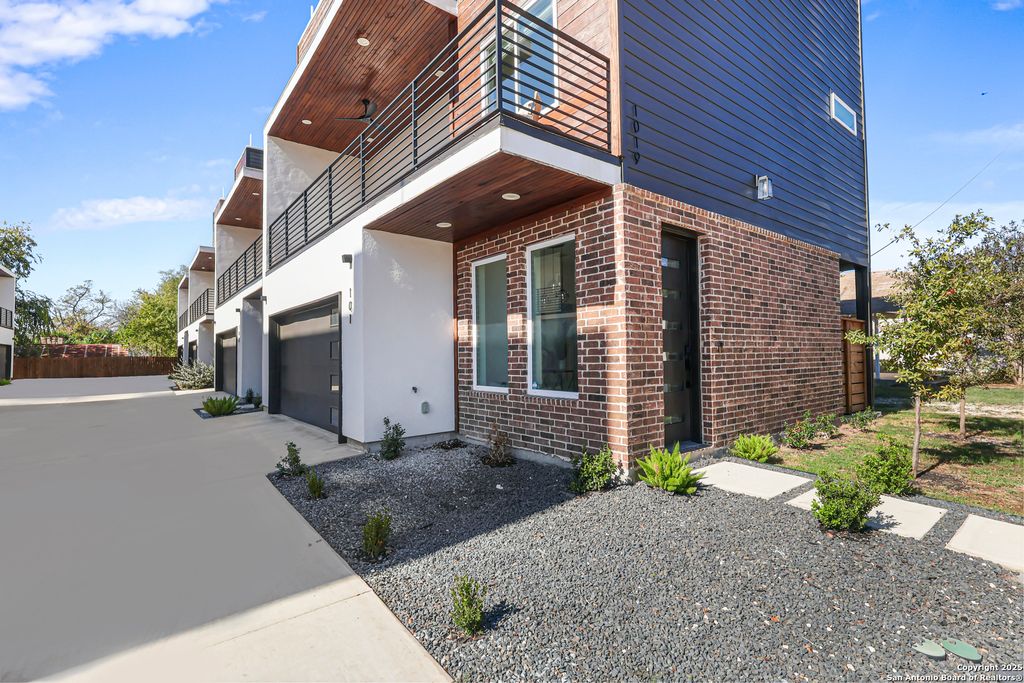 Photo of 1019 S Hackberry Unit 101, San Antonio, TX 78210 (MLS # 1928321)