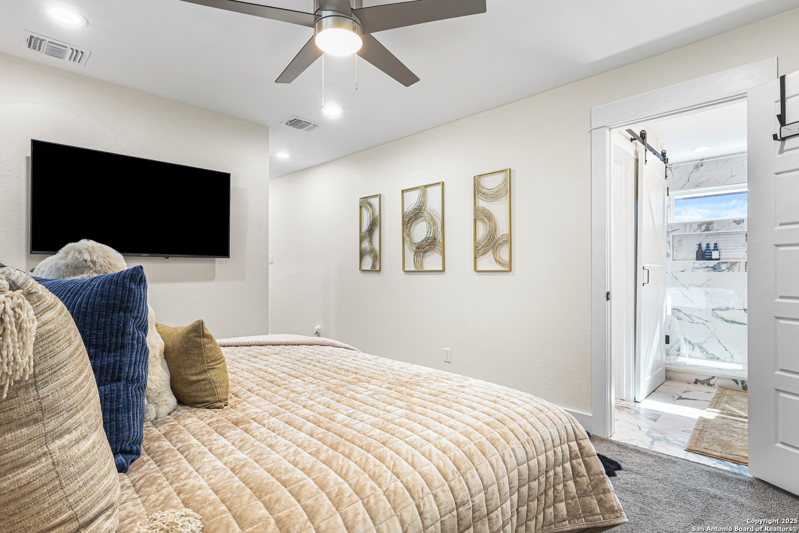 1019 S Hackberry Unit 101