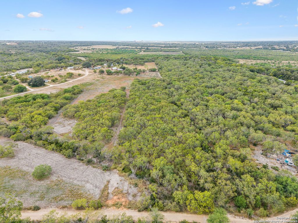 Photo of 3808 County Road 128, Floresville, TX 78114 (MLS # 1915167)