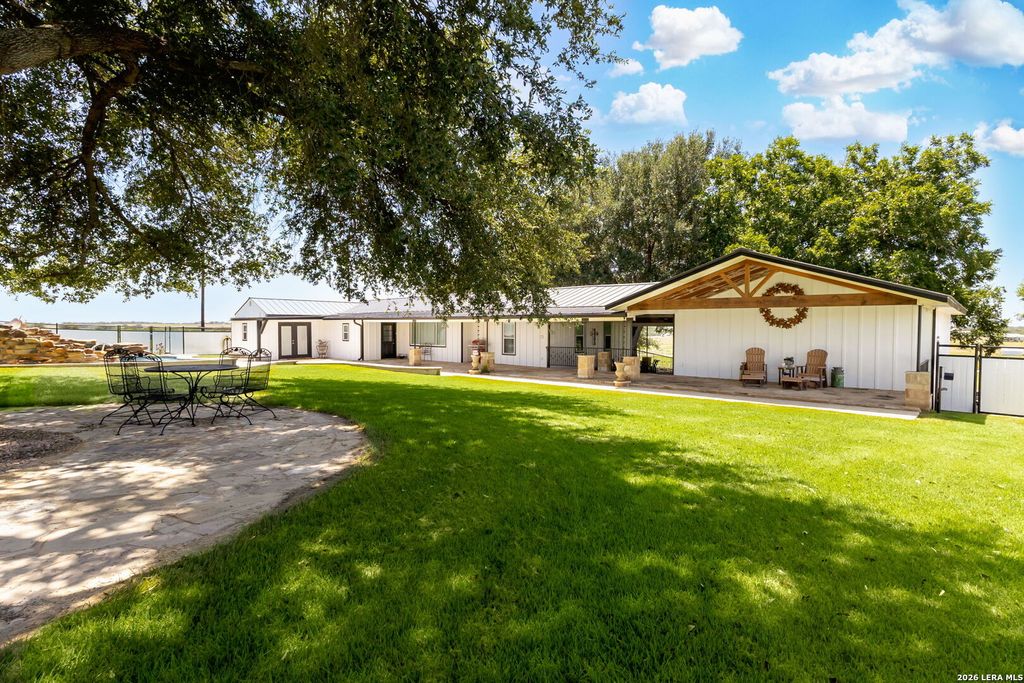 Photo of 2431 FM 467, Seguin, TX 78155 (MLS # 1957879)
