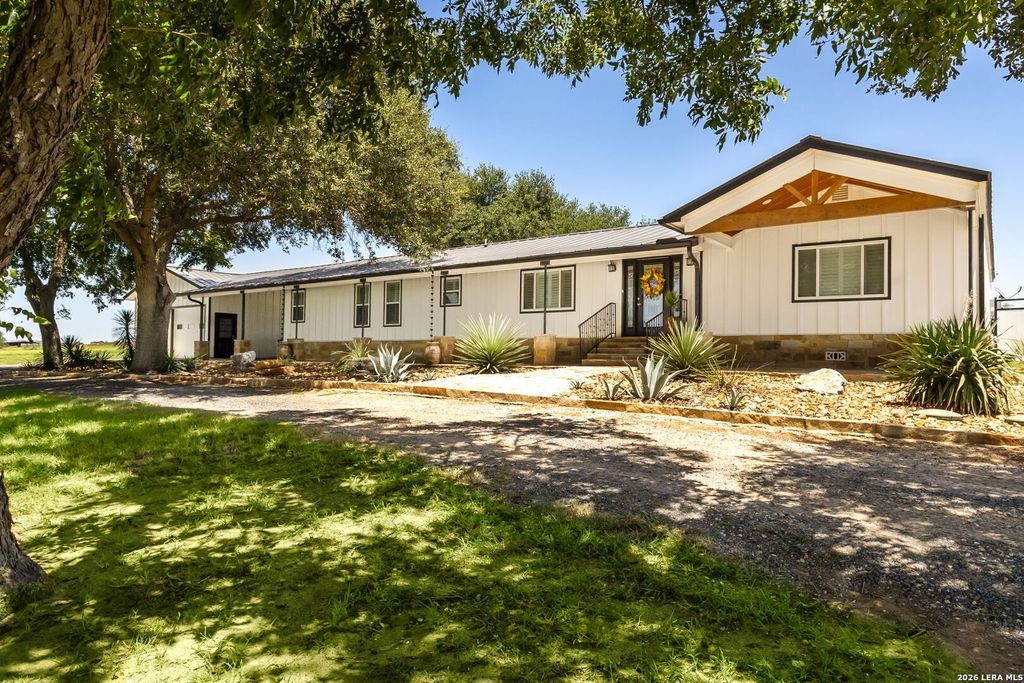 Photo of 2431 FM 467, Seguin, TX 78155 (MLS # 1957879)