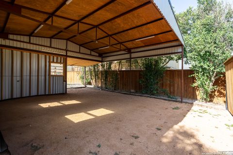 A home in Terrell Hills