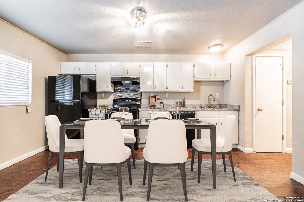 Photo of 122 ROUNDTREE LN 3 #3, San Antonio, TX 78233 (MLS # 2023164)