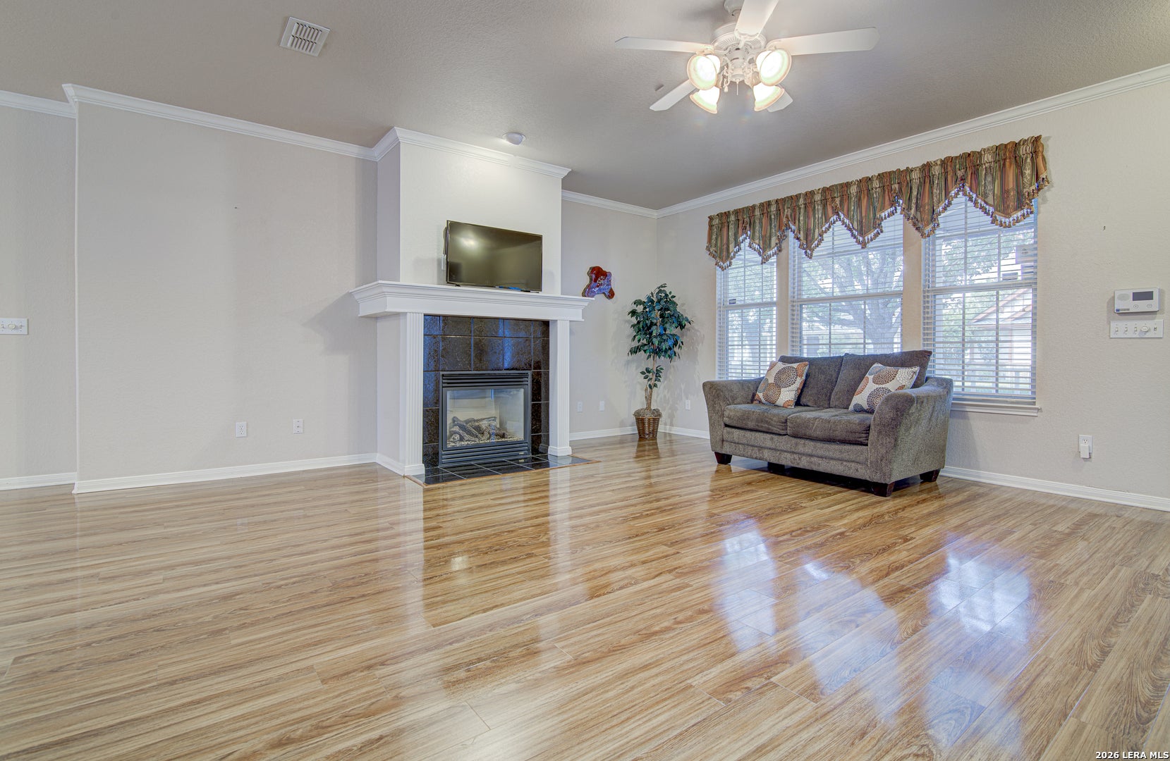 516 JO LYNN LN