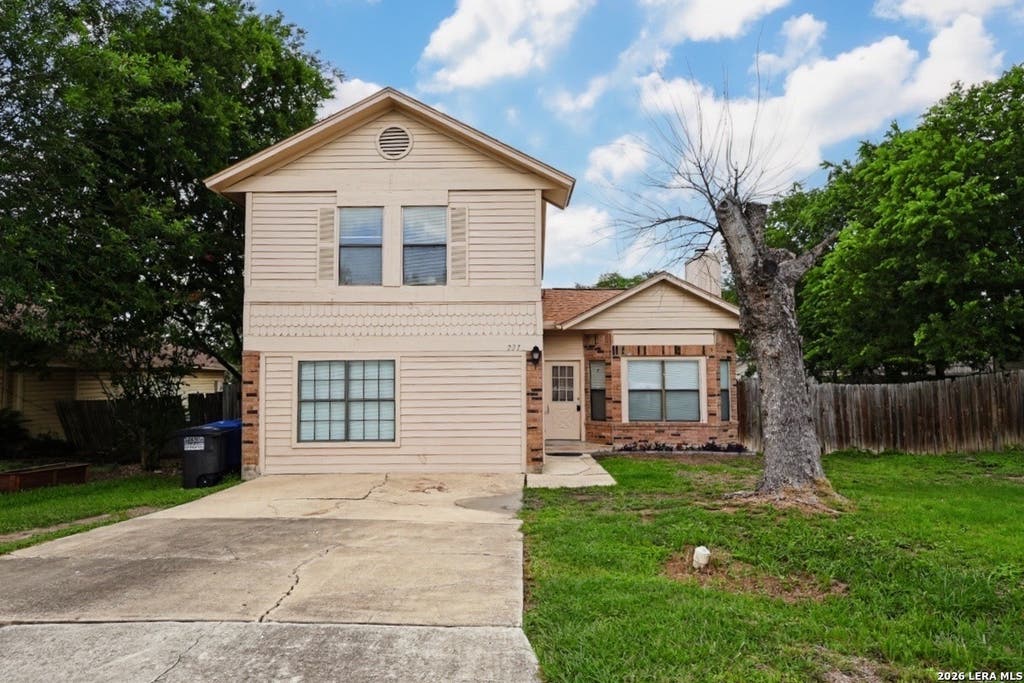 Photo of 227 Burlington Dr, San Antonio, TX 78245 (MLS # 1991792)