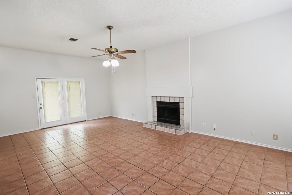 Photo of 227 Burlington Dr, San Antonio, TX 78245 (MLS # 1991792)