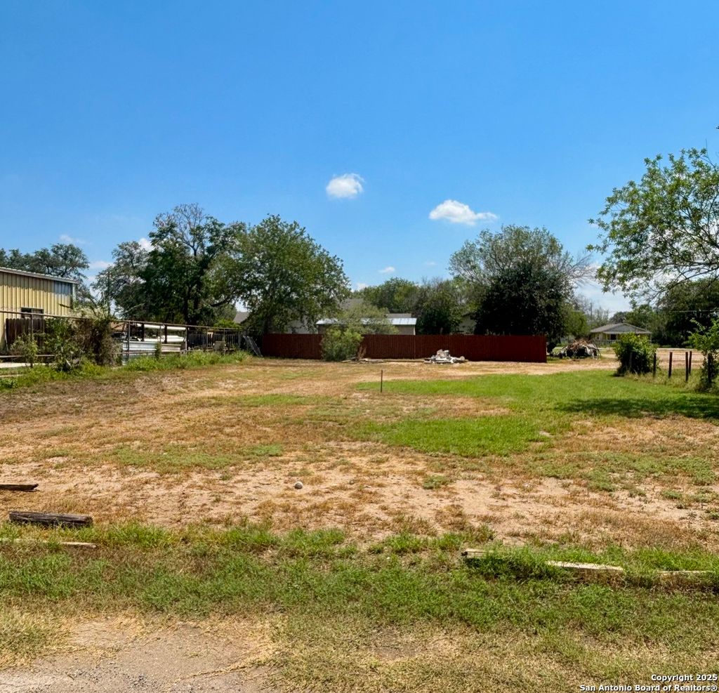 Photo of 00 Renfro, Devine, TX 78016 (MLS # 1895583)