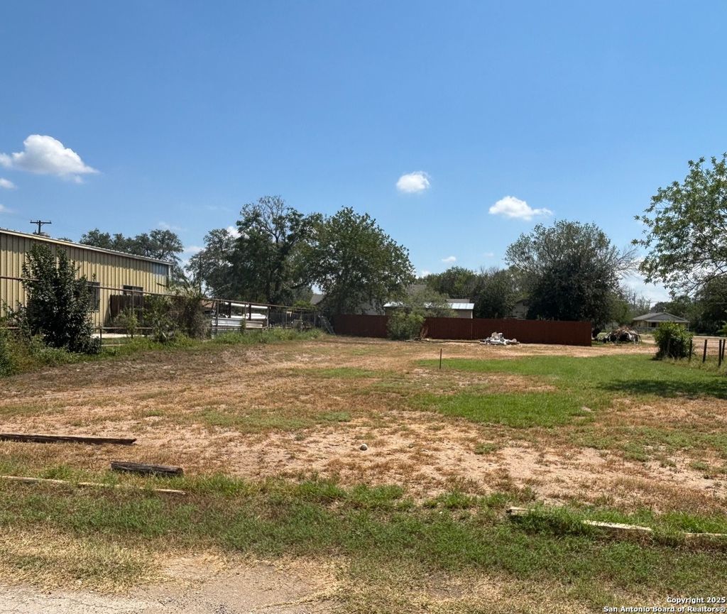 Photo of 00 Renfro, Devine, TX 78016 (MLS # 1895583)