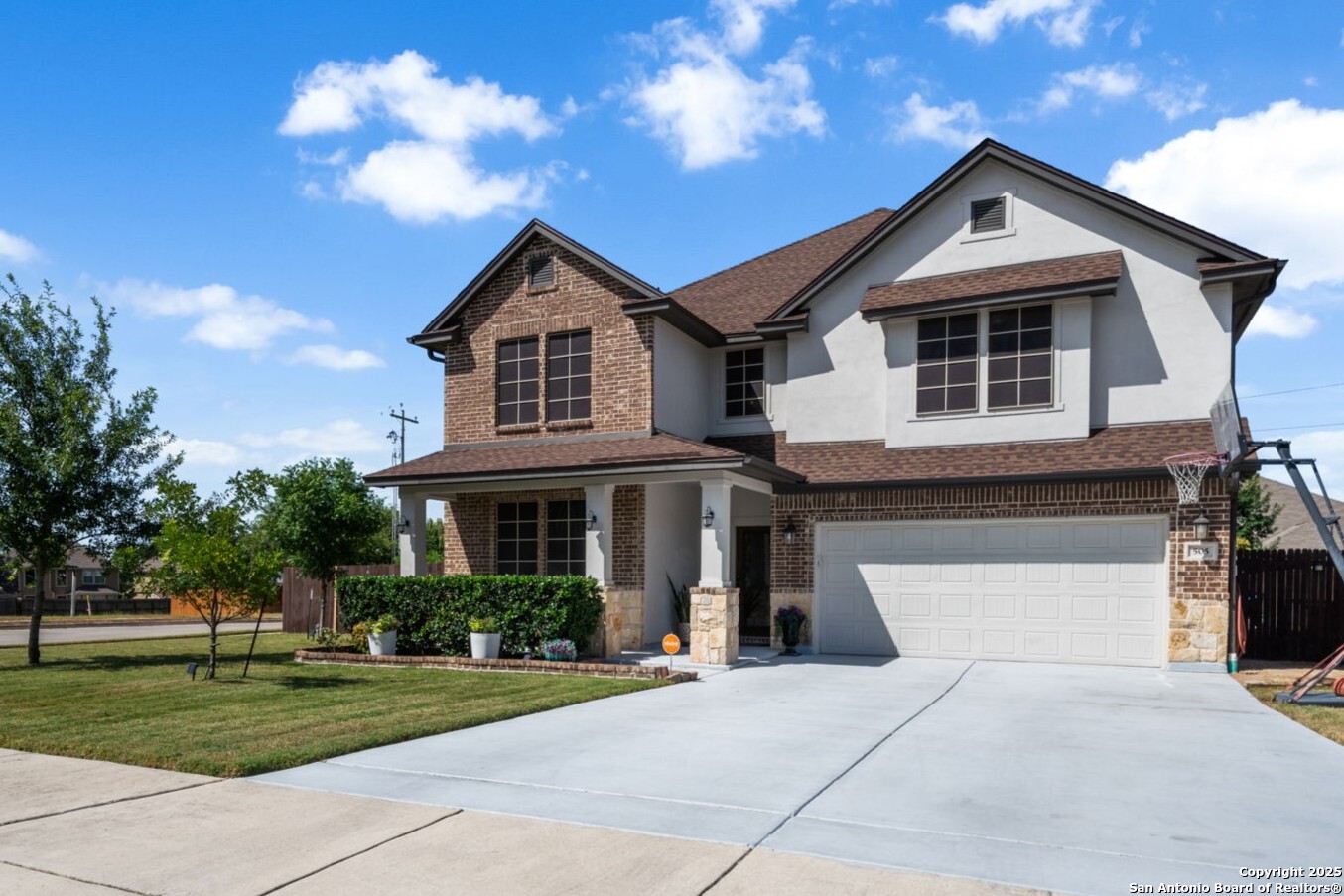 505 Saddle Hill