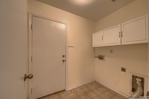 Single Family Residence in San Antonio TX 507 Scarlet Ibis 21.jpg