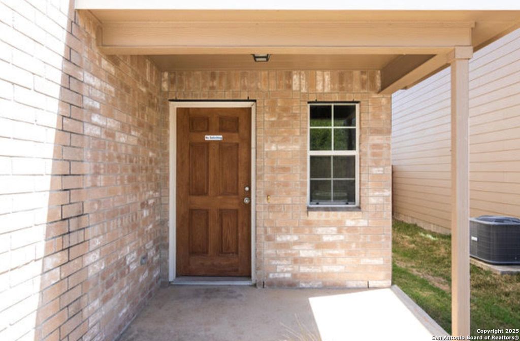 Photo of 3710 Coyote Creek, Selma, TX 78154 (MLS # 1930298)
