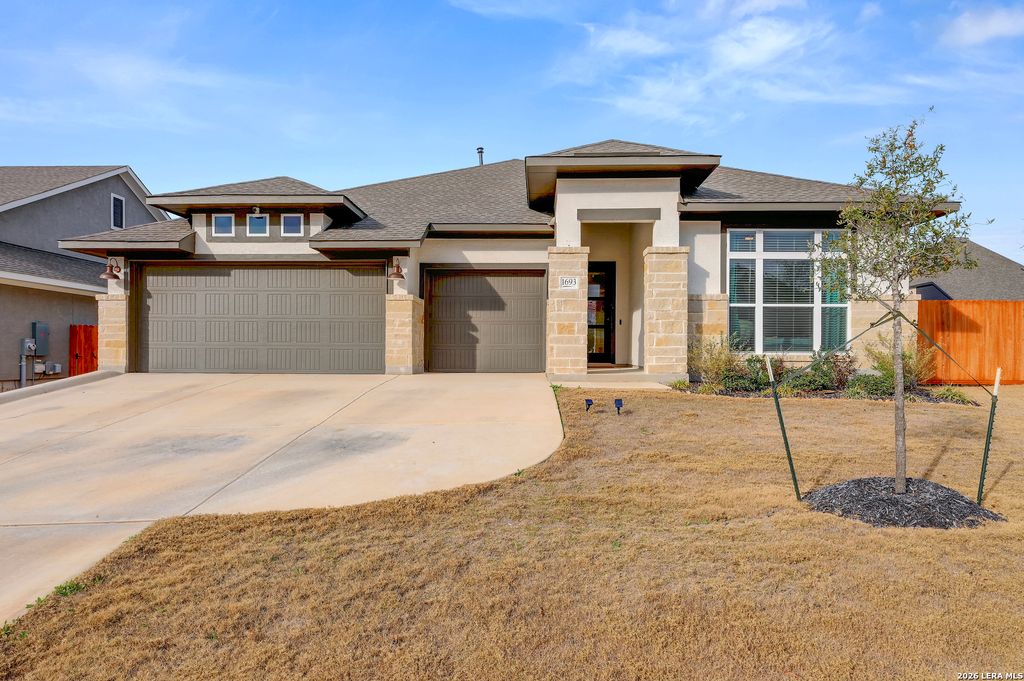 Photo of 1693 Hidden Fox, New Braunfels, TX 78132 (MLS # 1944587)