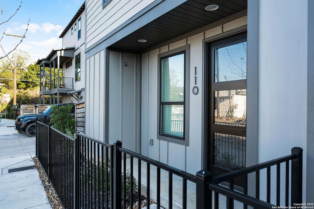 Photo of 110 Playmoor, San Antonio, TX 78210 (MLS # 1920270)