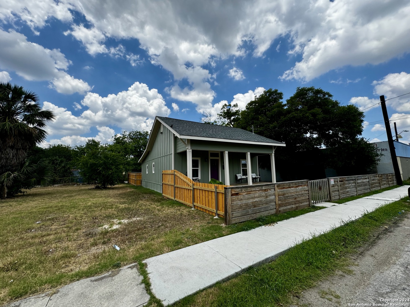 329 BLAINE