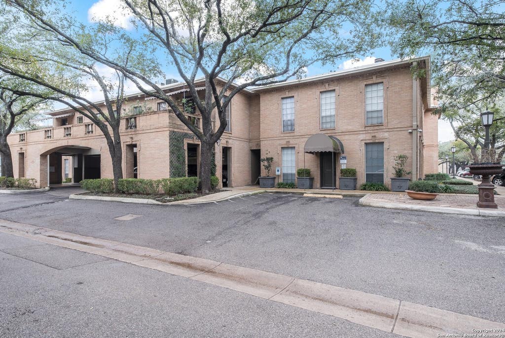 Photo of 7707 BROADWAY 23A #23A, San Antonio, TX 78209 (MLS # 2008711)