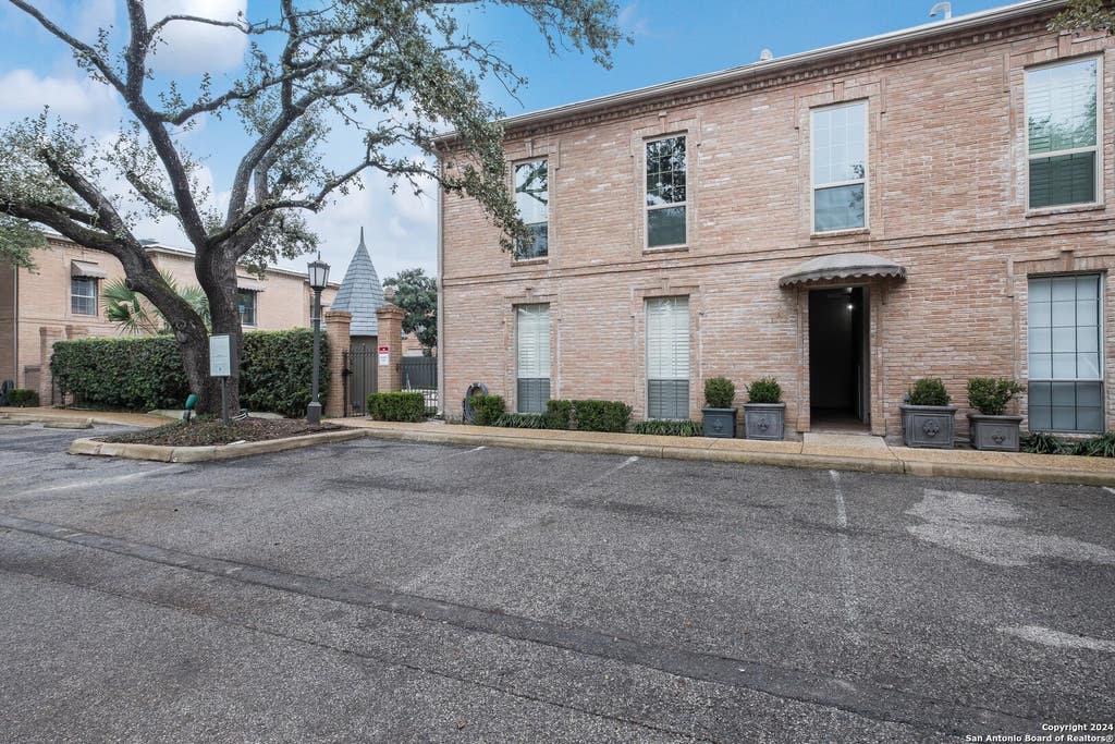 Photo of 7707 BROADWAY 23A #23A, San Antonio, TX 78209 (MLS # 2008711)