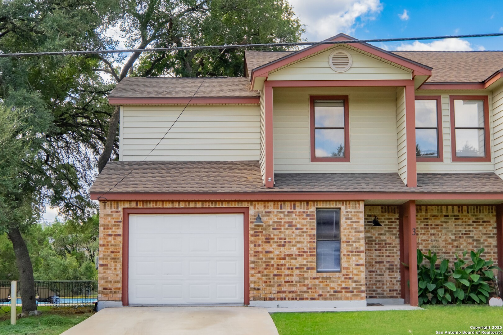 306 Dietert Ln #103 & 104