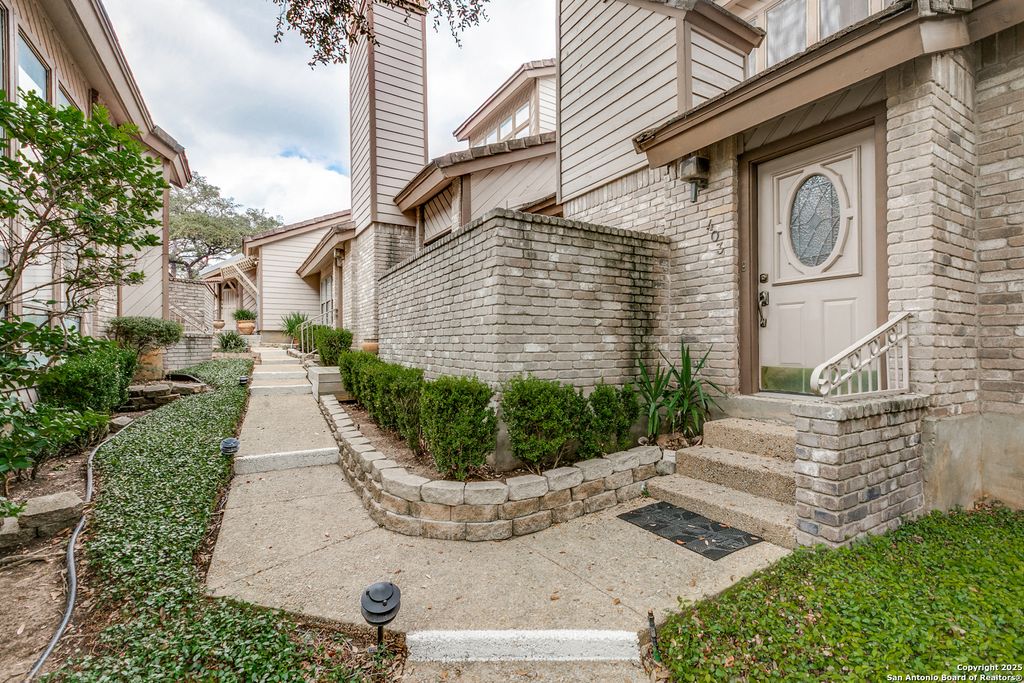Photo of 11807 Sunburst 403 #403, San Antonio, TX 78230 (MLS # 1930144)