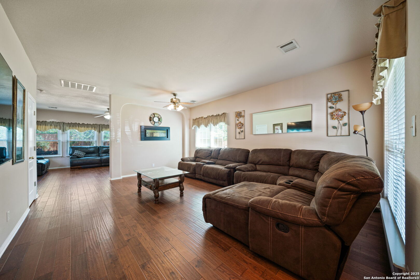 4645 Red Rock