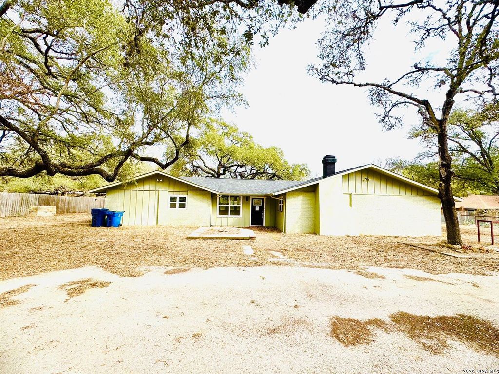 Photo of 25 Sunrise Dr., Pleasanton, TX 78064 (MLS # 1938908)
