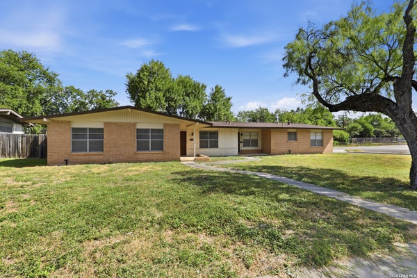 801 OBLATE DR, SAN ANTONIO, TX 78216 - Image 6dfc56bb77f66c6bf01bed5acd8ec3ec/712403804