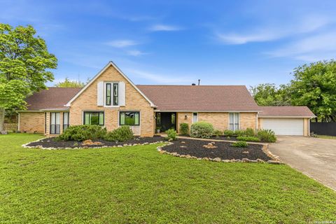 Photo of 8433 Oak Thicket, San Antonio, TX 78255 (MLS # 1967166)