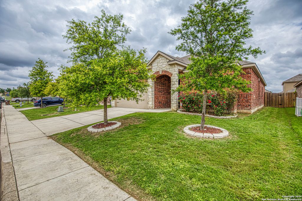Photo of 7810 Creekshore Cove, San Antonio, TX 78254 (MLS # 1953062)