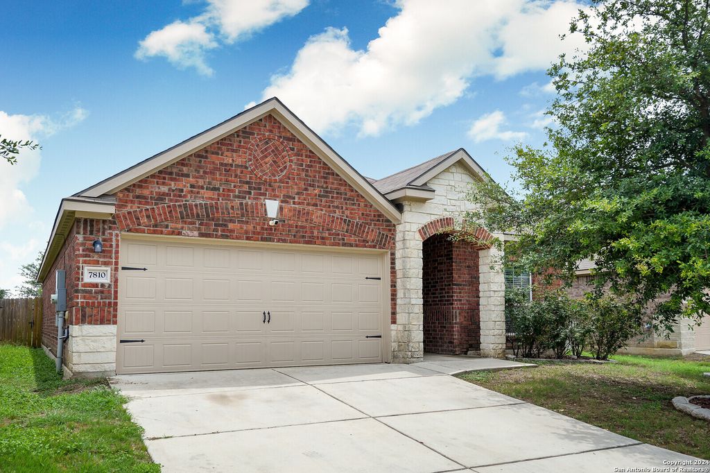 Photo of 7810 Creekshore Cove, San Antonio, TX 78254 (MLS # 1953062)