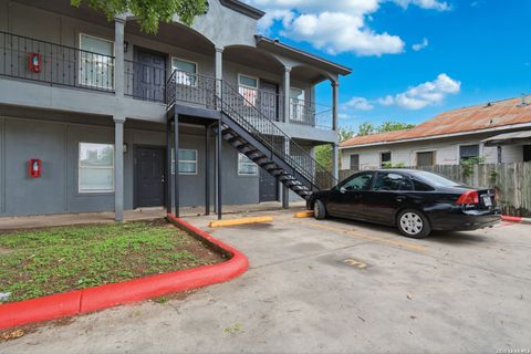 Photo of 1706 W CRAIG PL 5 #5, San Antonio, TX 78201 (MLS # 1959296)