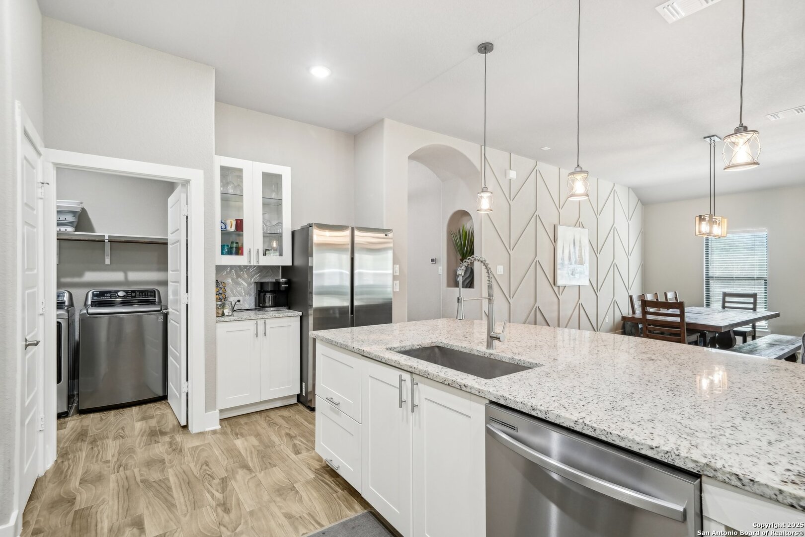 394 Cliffview