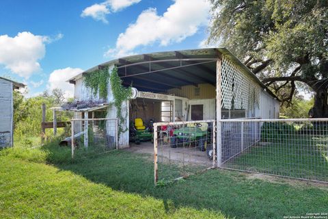 A home in Floresville