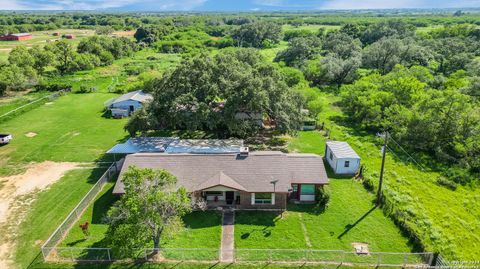 A home in Floresville