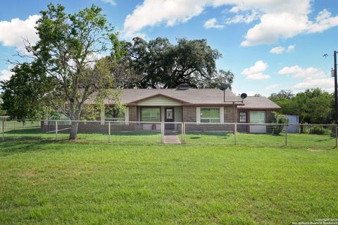 A home in Floresville