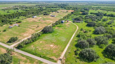 A home in Floresville