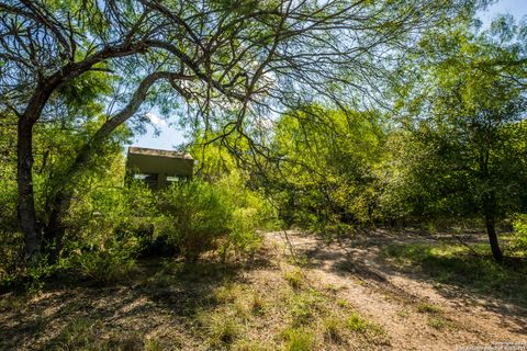 0000 CR 646 Hondo TX 78861