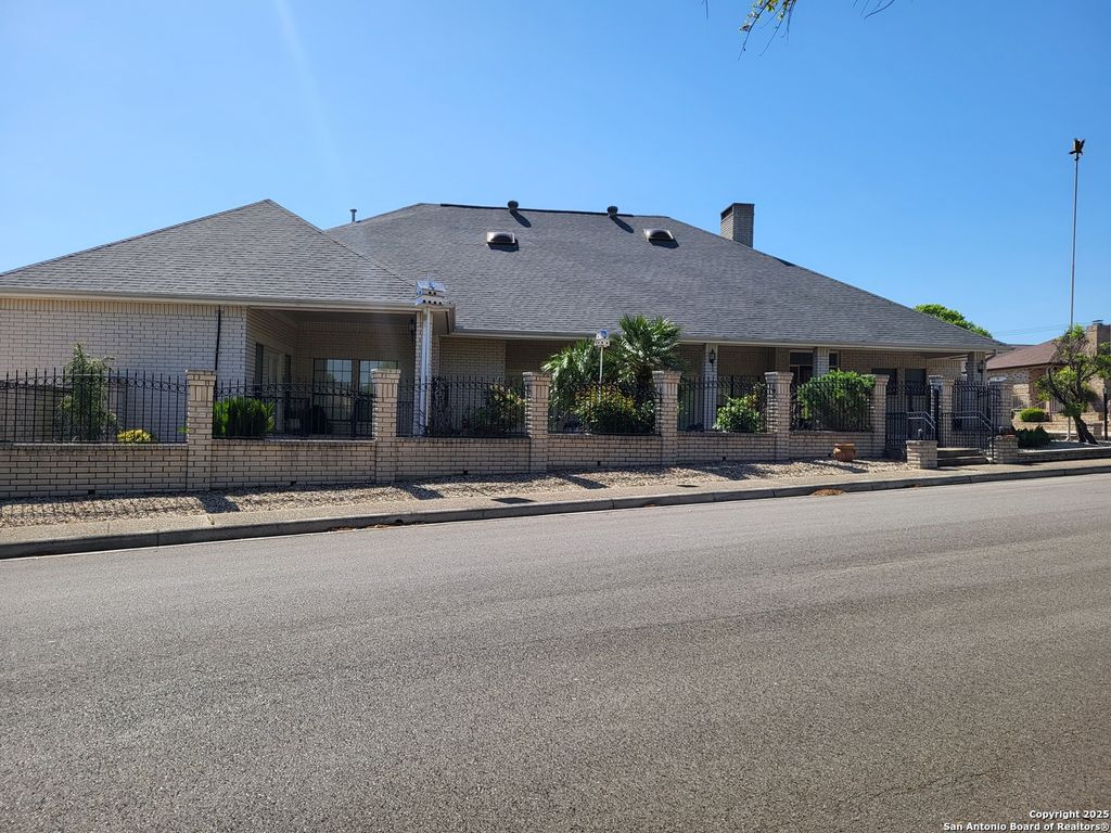 Photo of 6024 Shady Crk, Windcrest, TX 78239 (MLS # 1948166)