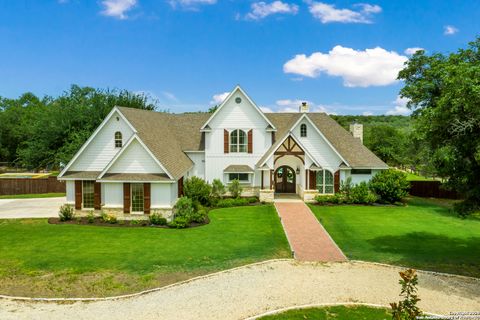 A home in Floresville