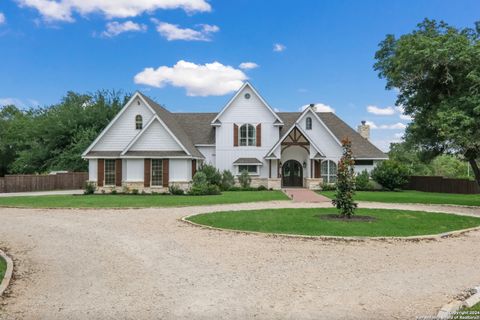 A home in Floresville