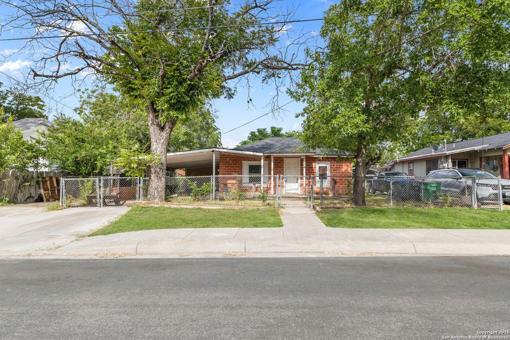 Photo of 714 Hallie Ave, San Antonio, TX 78210 (MLS # 1887992)