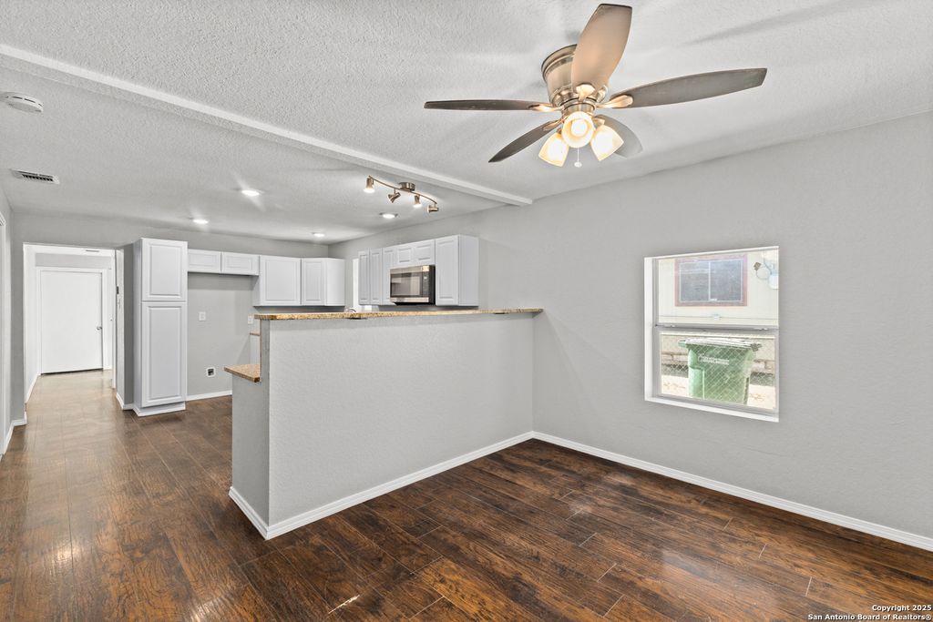 Photo of 714 Hallie Ave, San Antonio, TX 78210 (MLS # 1887992)