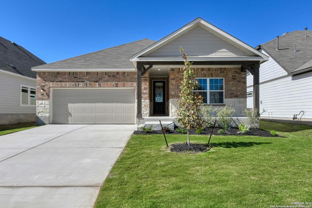 Photo of 141 Beveridge Rd, Seguin, TX 78155 (MLS # 1921034)