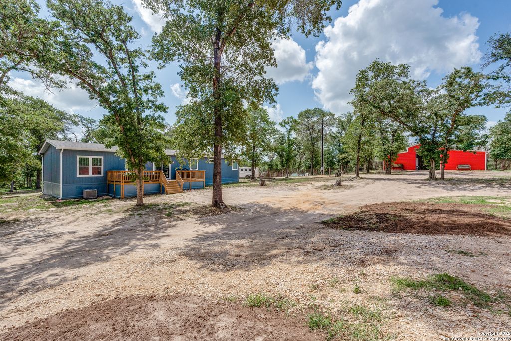 Photo of 1440 Nockenut, Seguin, TX 78155 (MLS # 1913305)