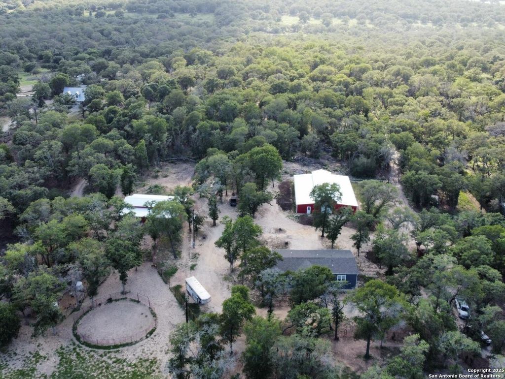 Photo of 1440 Nockenut, Seguin, TX 78155 (MLS # 1913305)