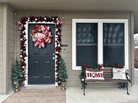 A home in Karnes City