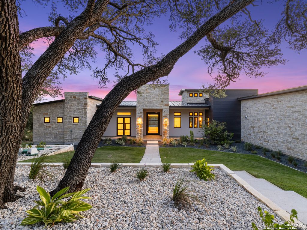 Photo of 2018 Paradise Pkwy, Canyon Lake, TX 78133 (MLS # 1887653)