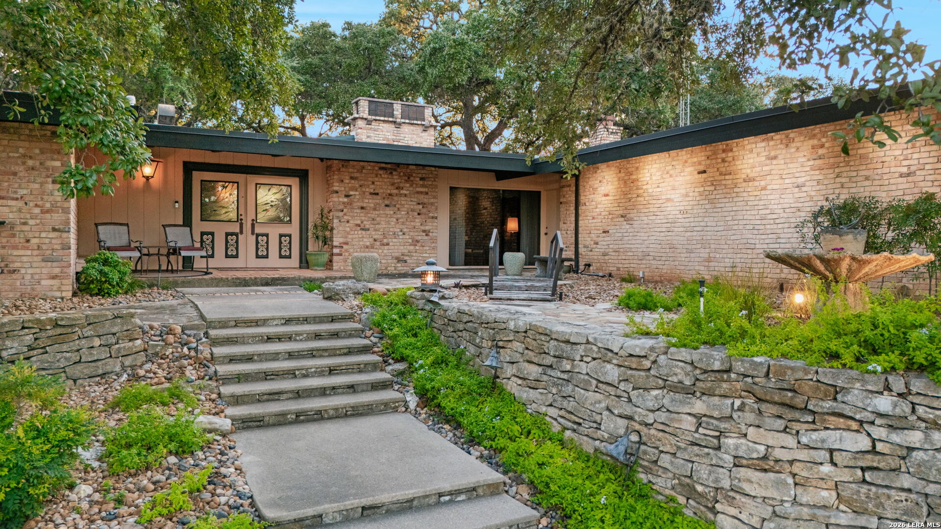 7142 Oakridge